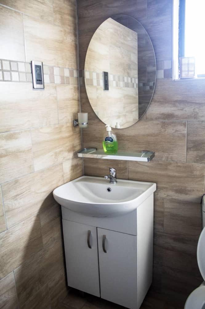 Etang Guesthouse Nata Экстерьер фото